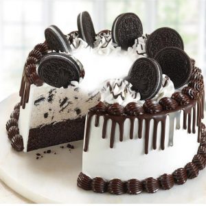 OREO CHOCOLATE WITH VANILLA FLAVOR CAKE