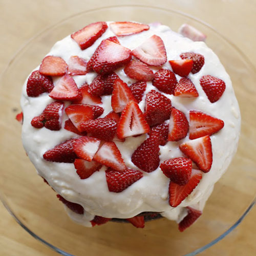 Strawberries Crushes Cake
