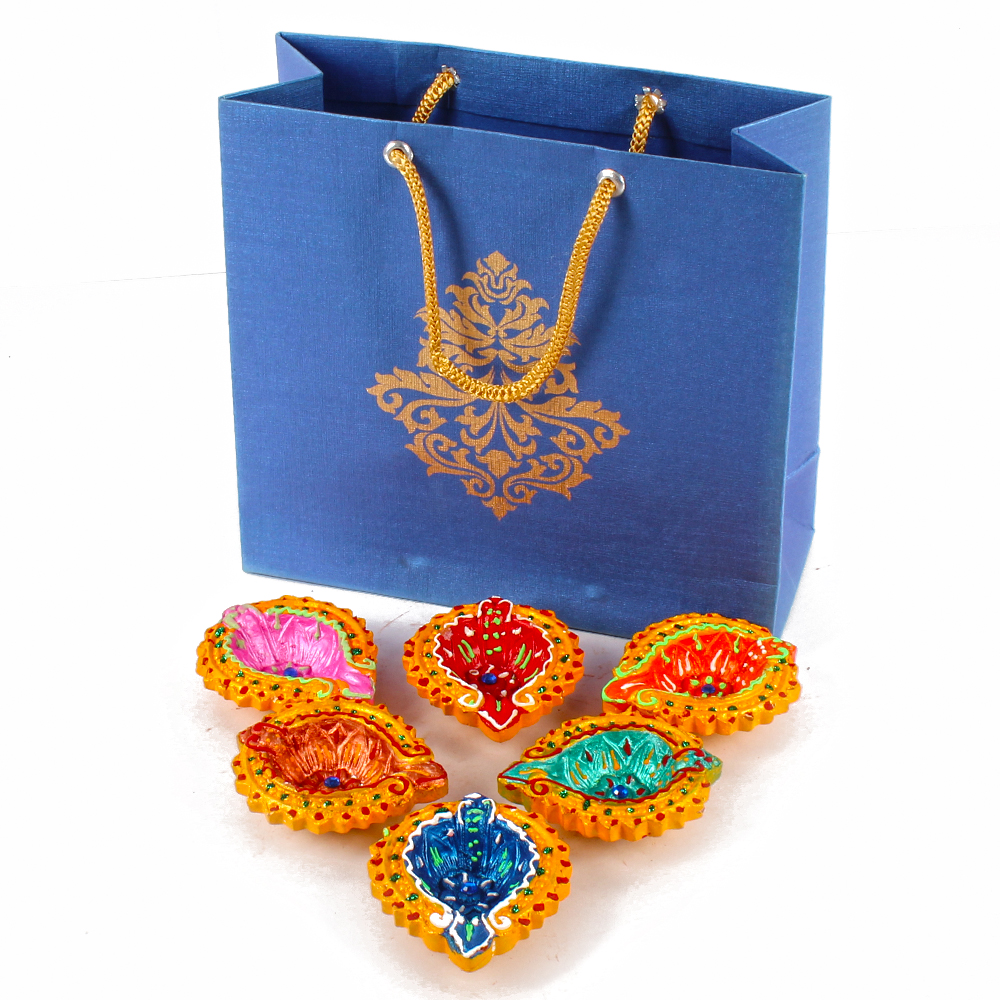 Set of 6 Earthen Diyas in a Gift Bag