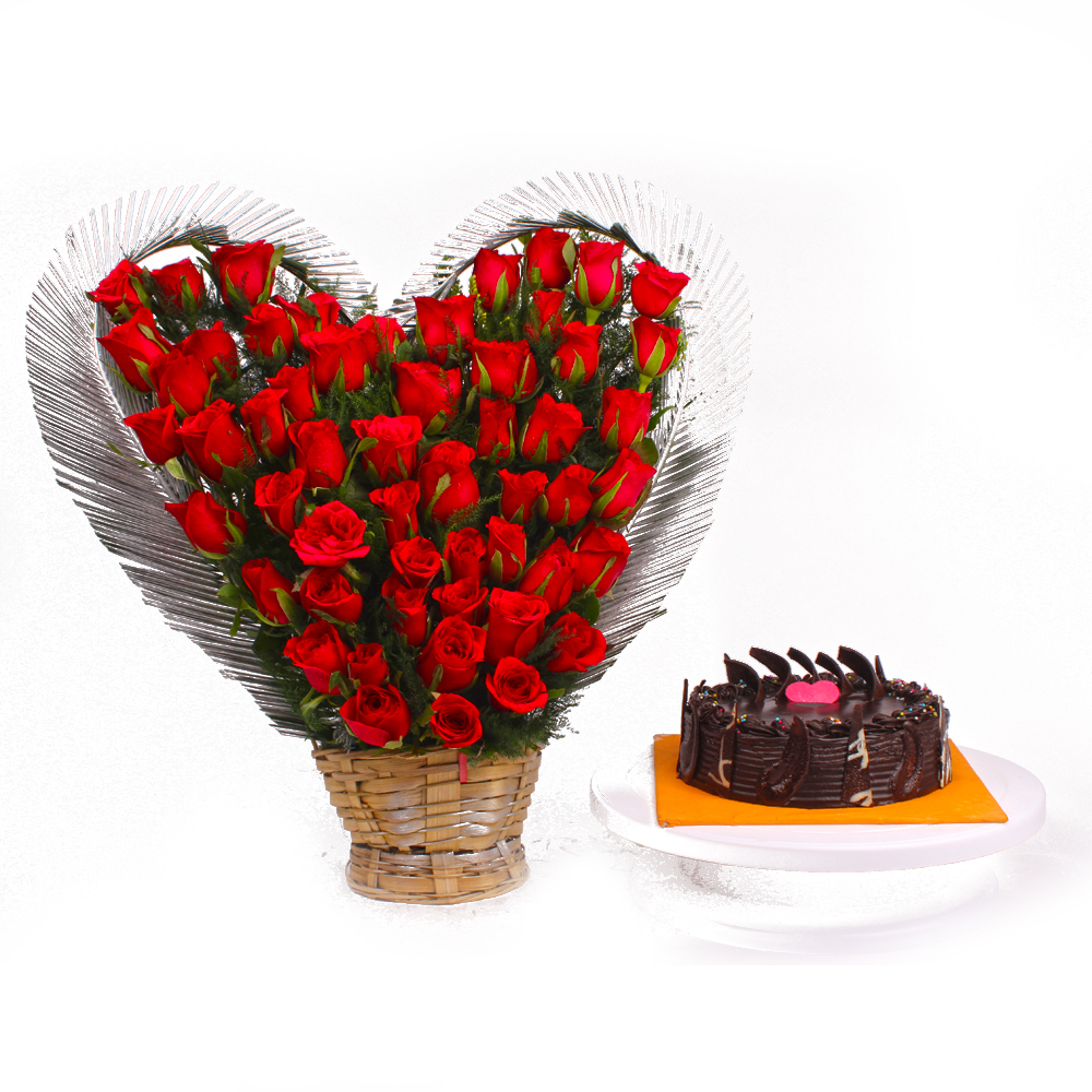 Heart Shaped arranged of Red Roses with Chocolate Cake