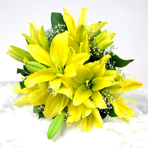 Bouquet of 10 yellow Lilies