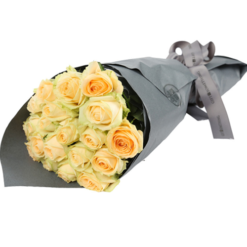 Bouquet of 20 Light Yellow Roses