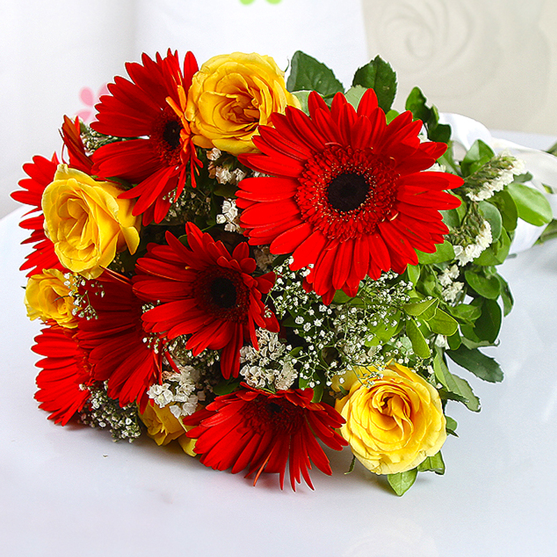 Bouquet of Dozen Red Gerberas and Yellow Roses