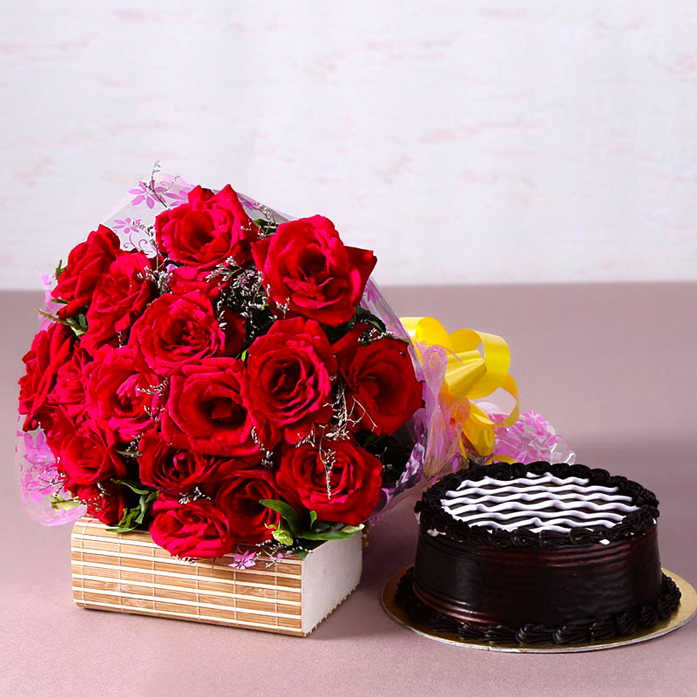 Yummy Chocolate Cake with Bouquet of 20 Red Roses