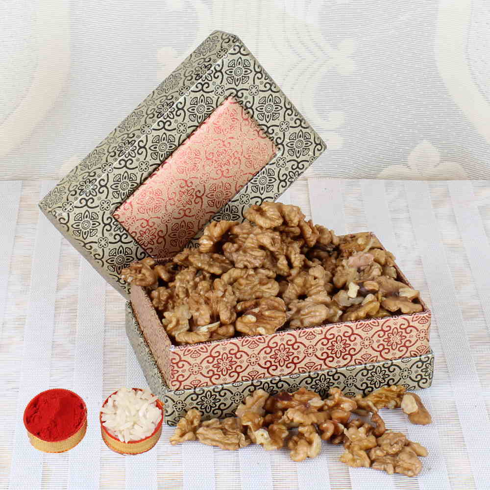 Bhai Dooj Hamper of Tikka and Nutritious Walnut