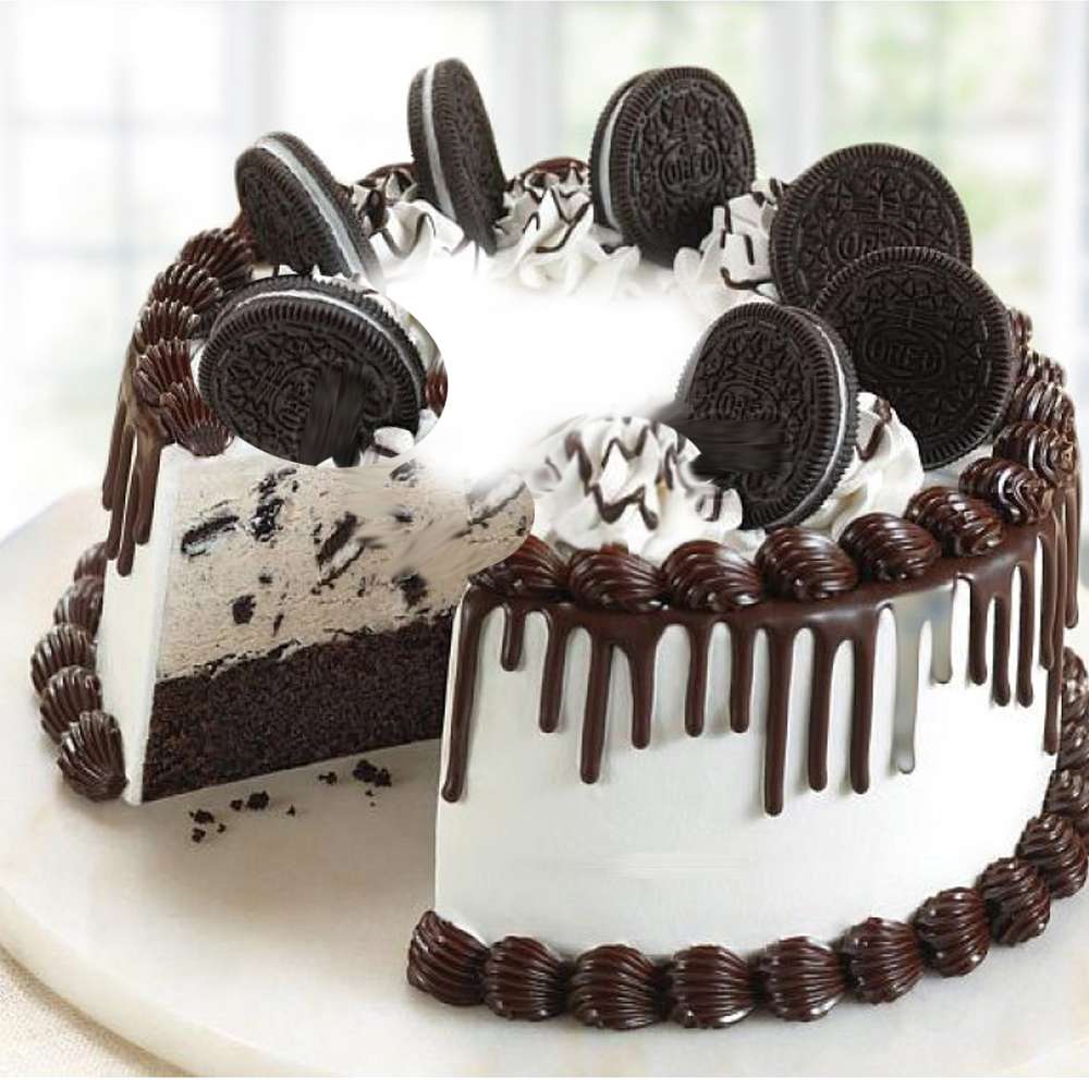 Oreo Chocolate with Vanilla Flavor Cake