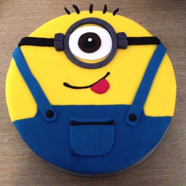 Minion Cartoon Cake