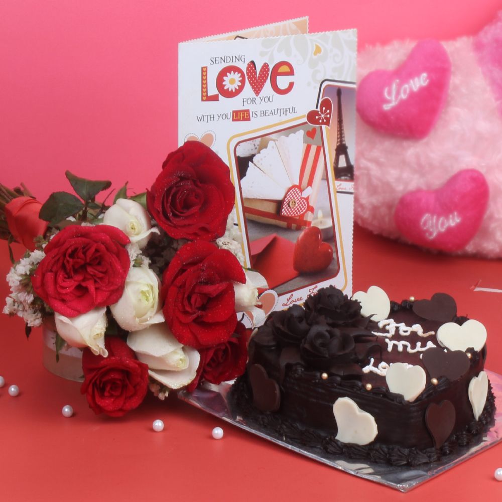 Adorable Love Combo of Roses and Cake