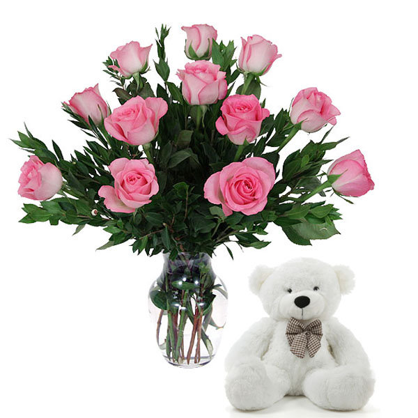 12 Attractive Roses with Teddy