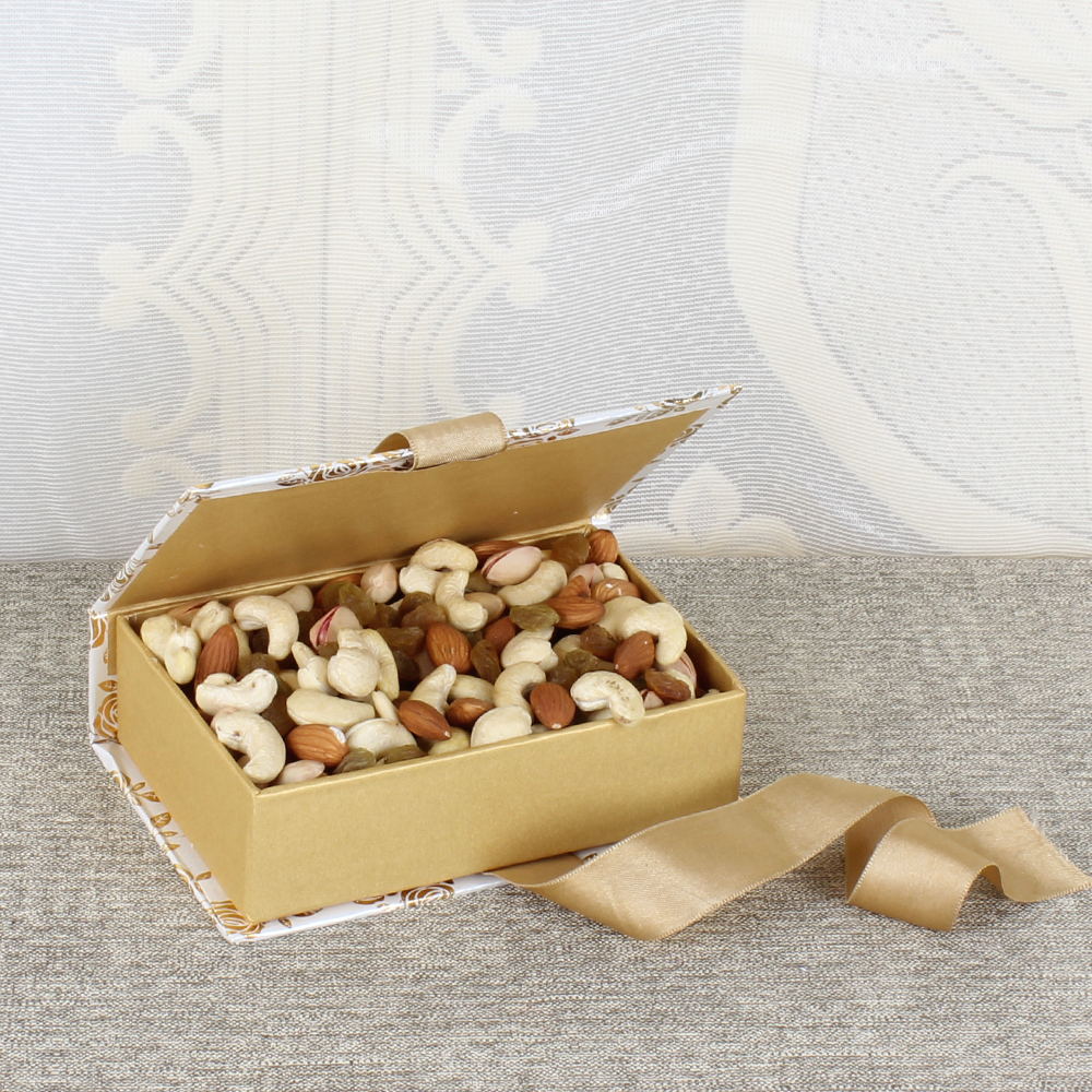 200 Gm Flavorsome Dry fruits Box