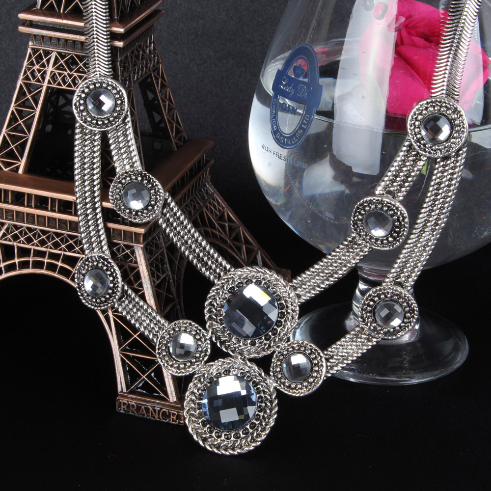 Ethnic Look Sliver Necklace