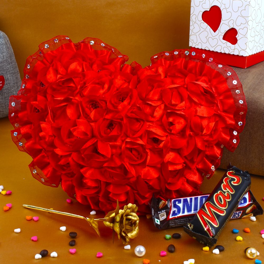 Valentine Combo of Roses Heart with Golden Rose and Chocolates