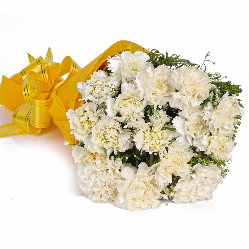 Stylish Bouquet of 15 White Carnations