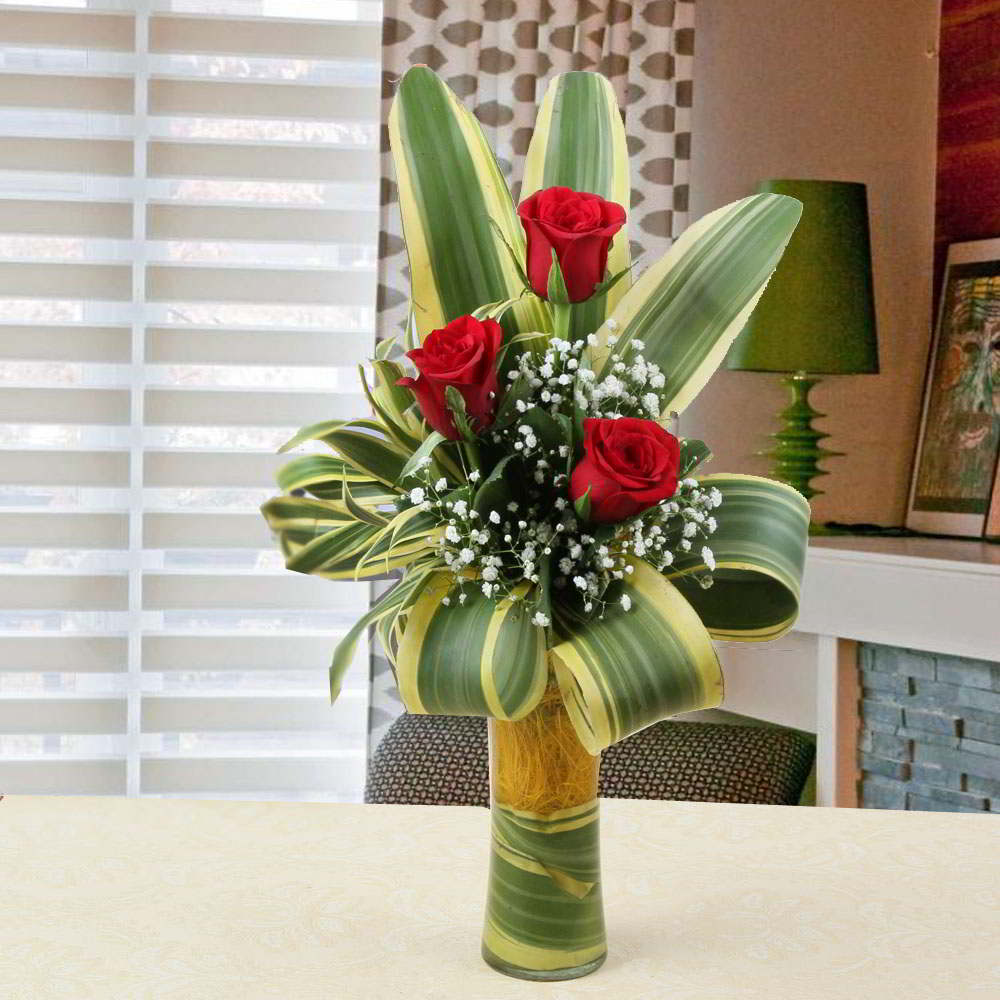 Amazing Three Red Roses in Vase