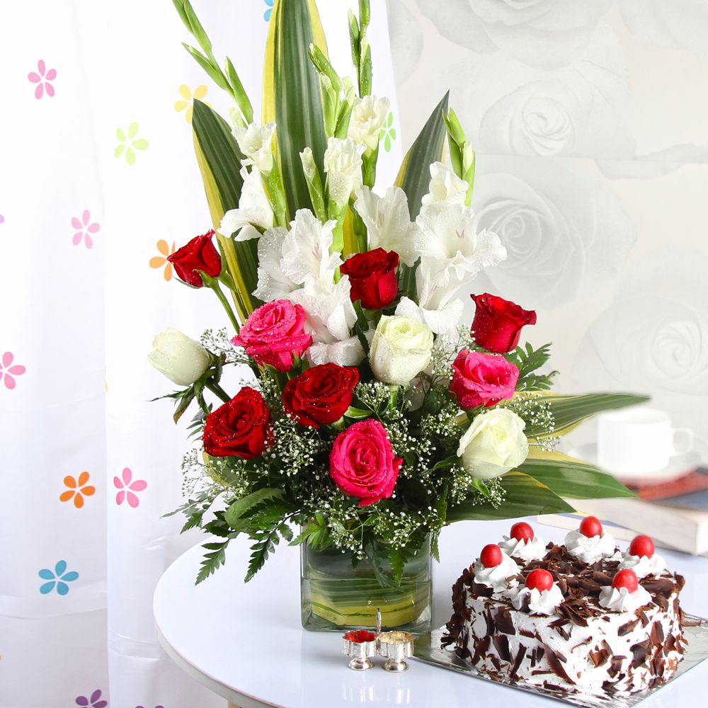 Holi Flowers Vase Hamper with Cake