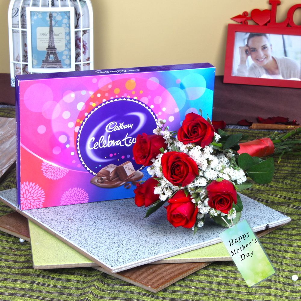 Lovely Red Roses Bouquet and Chocolate Pack For Mommy