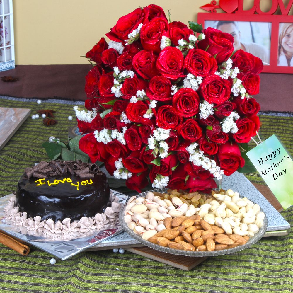 Chocolate Cake with Red Roses and Dryfruits