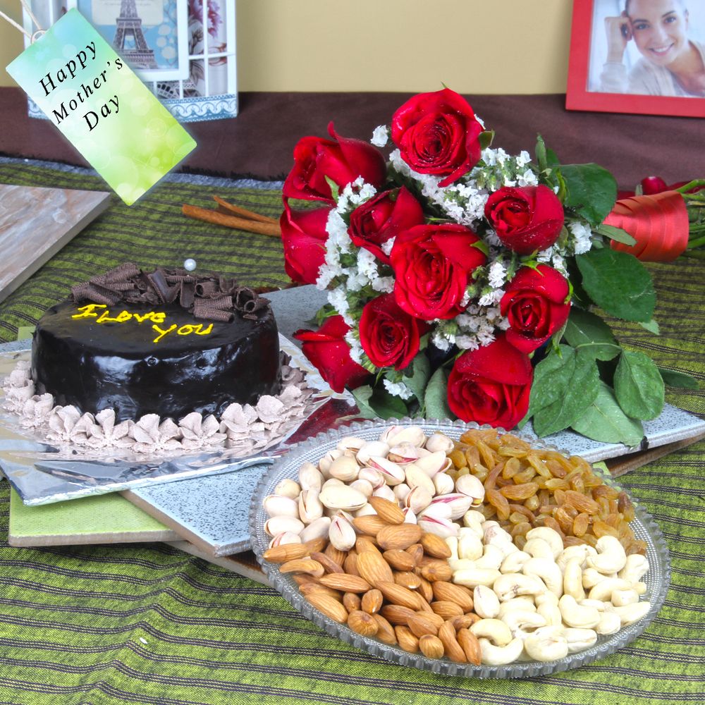 Red Roses Bouquet with Chocolate Cake and Assorted Dryfruits