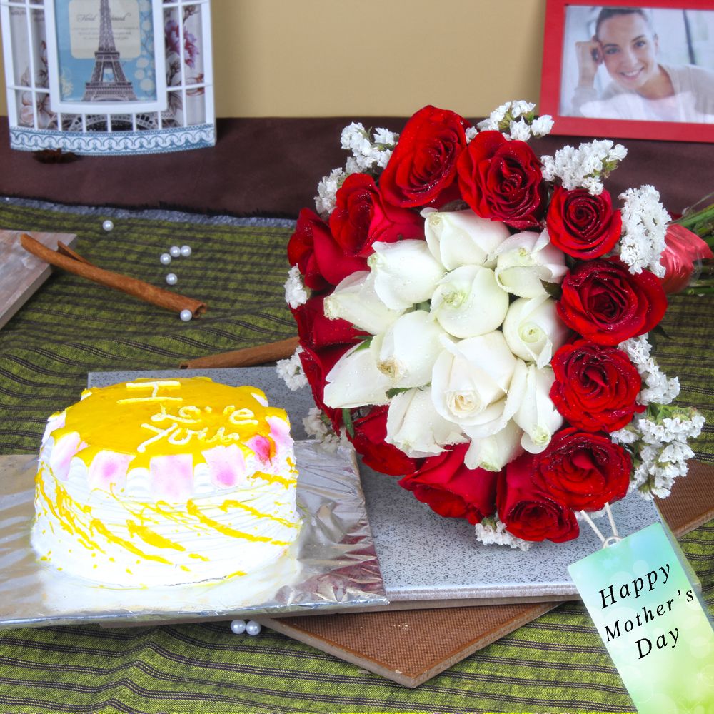 Pineapple Cake with Twin Color Roses Bouquet