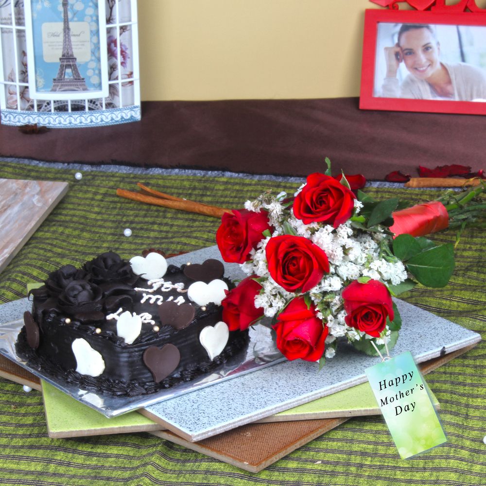 Six Red Roses Bouquet with Heartshape Chocolate Cake