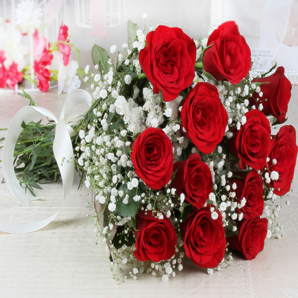 Bunch of Fresh 12 Red Roses