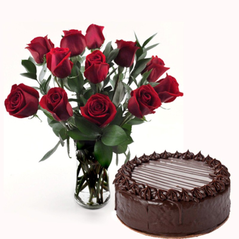 Dozen Roses Vase with Eggless Cake