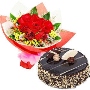 Chocolate Cake with Red Roses