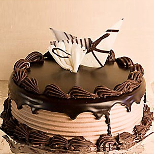 Tasteful Dark Chocolate Cake