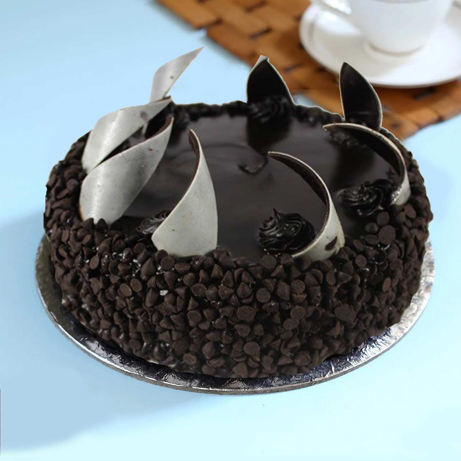 Eggless Round Chocó Chips Cake