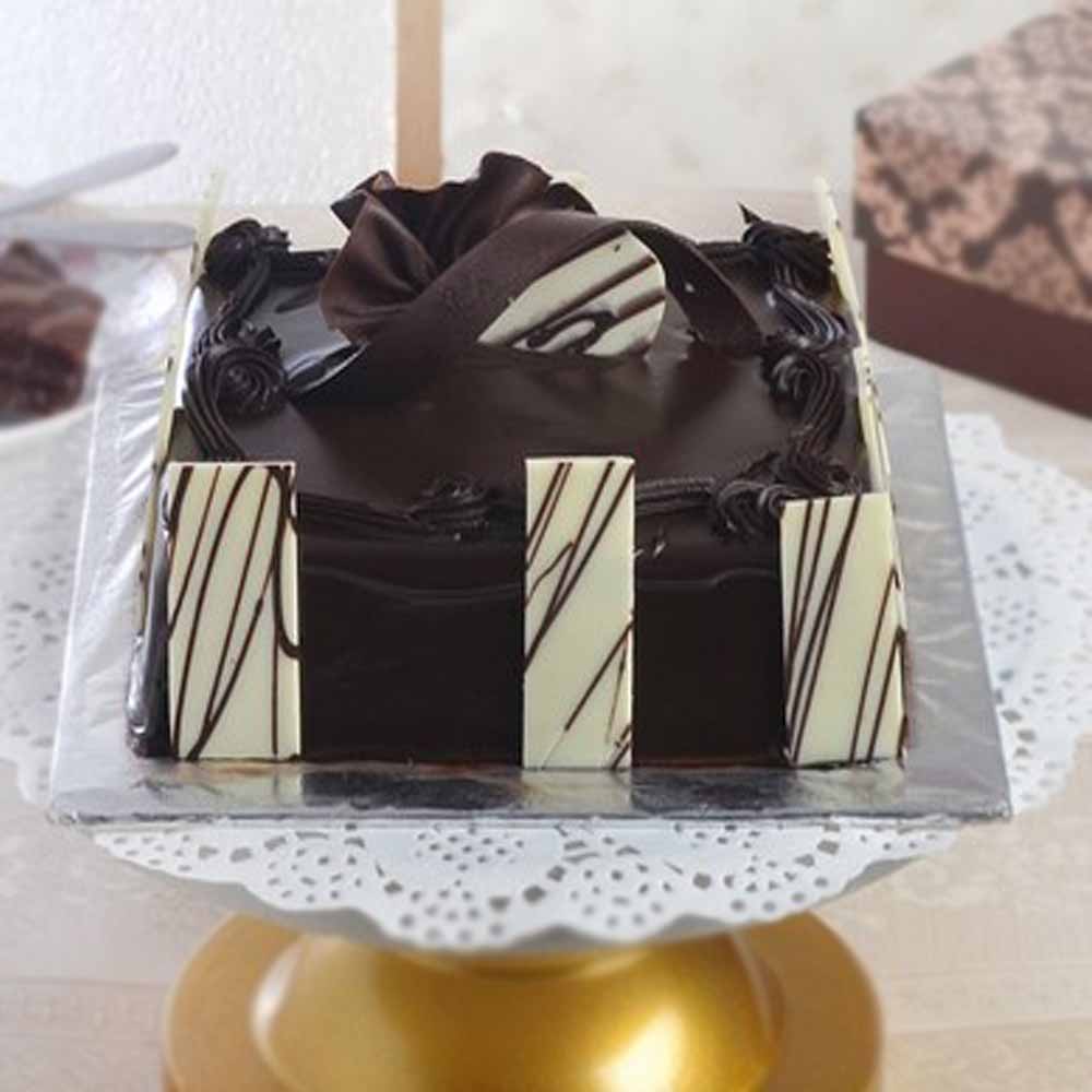 Treat of One Kg Dark Chocolate Cake 