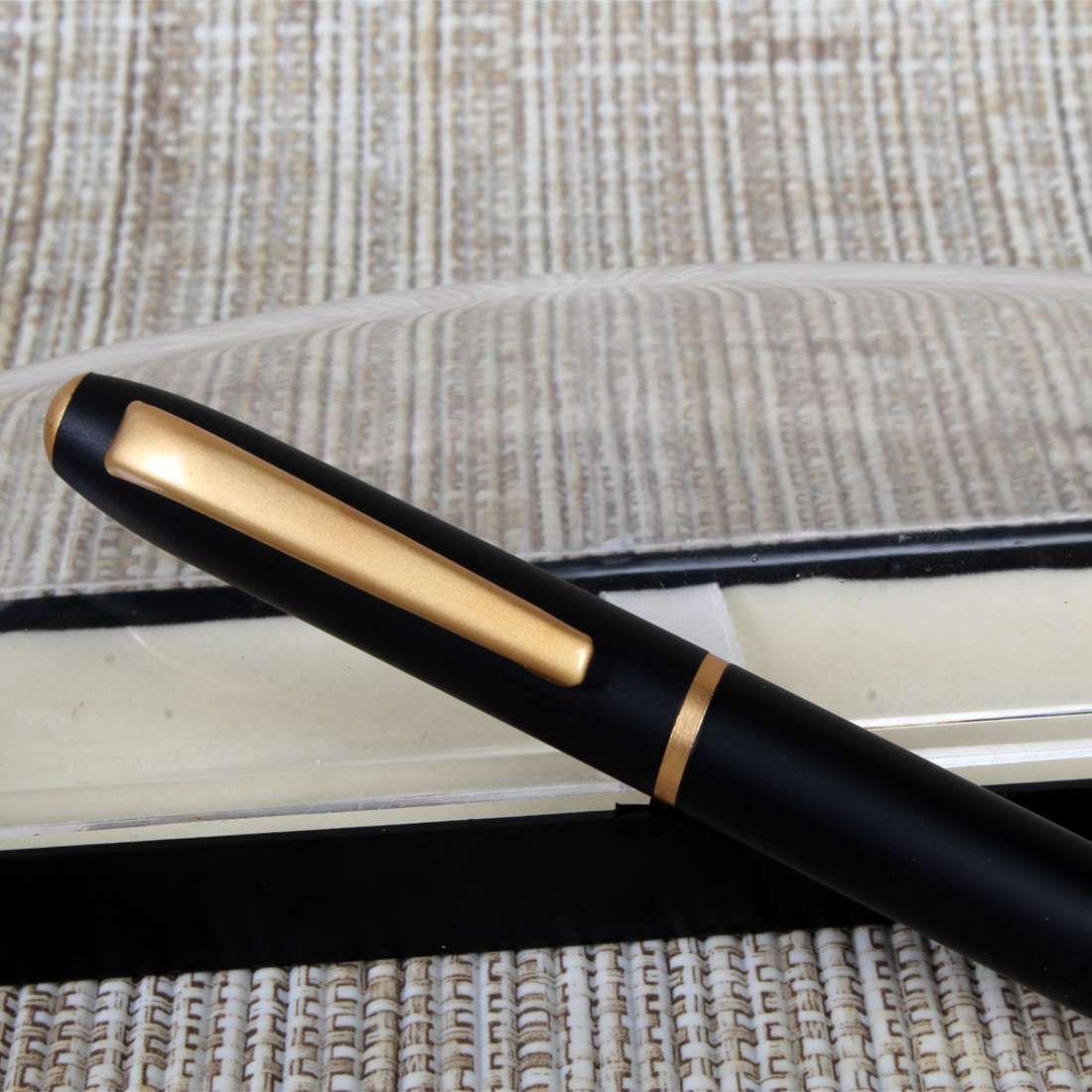 Black Matte Finishing pen