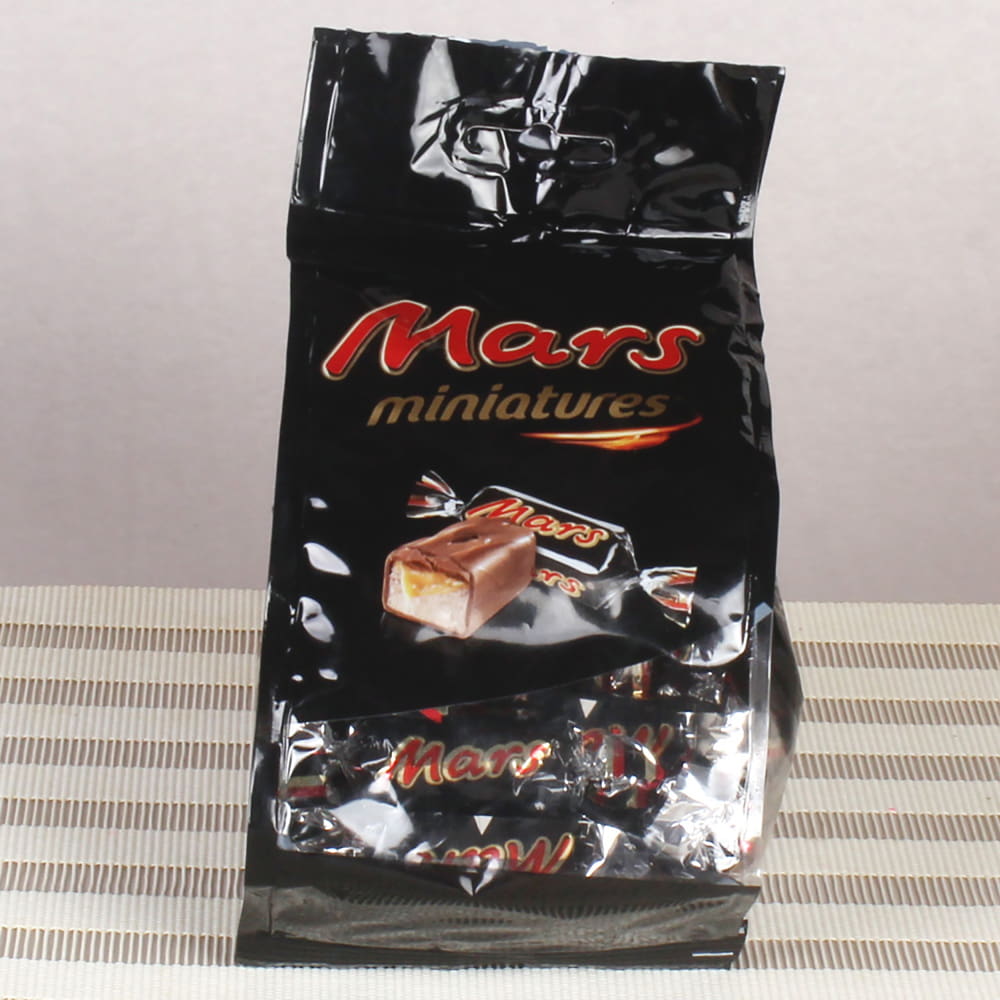 Mars Chocolates N Pringle New Year Combo