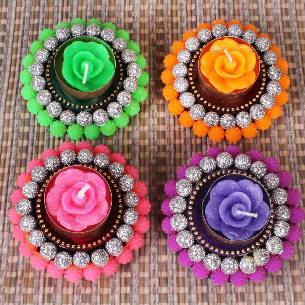 TRENDY SET OF 4  FLOATING DIYAS