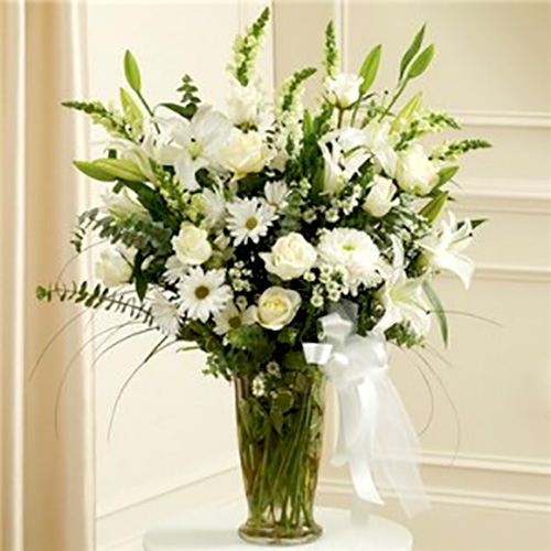 White Fresh Flowers Vase for Sympathy 
