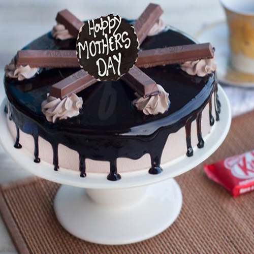 Mothers Favorite Kit Kat Chocolate Cake