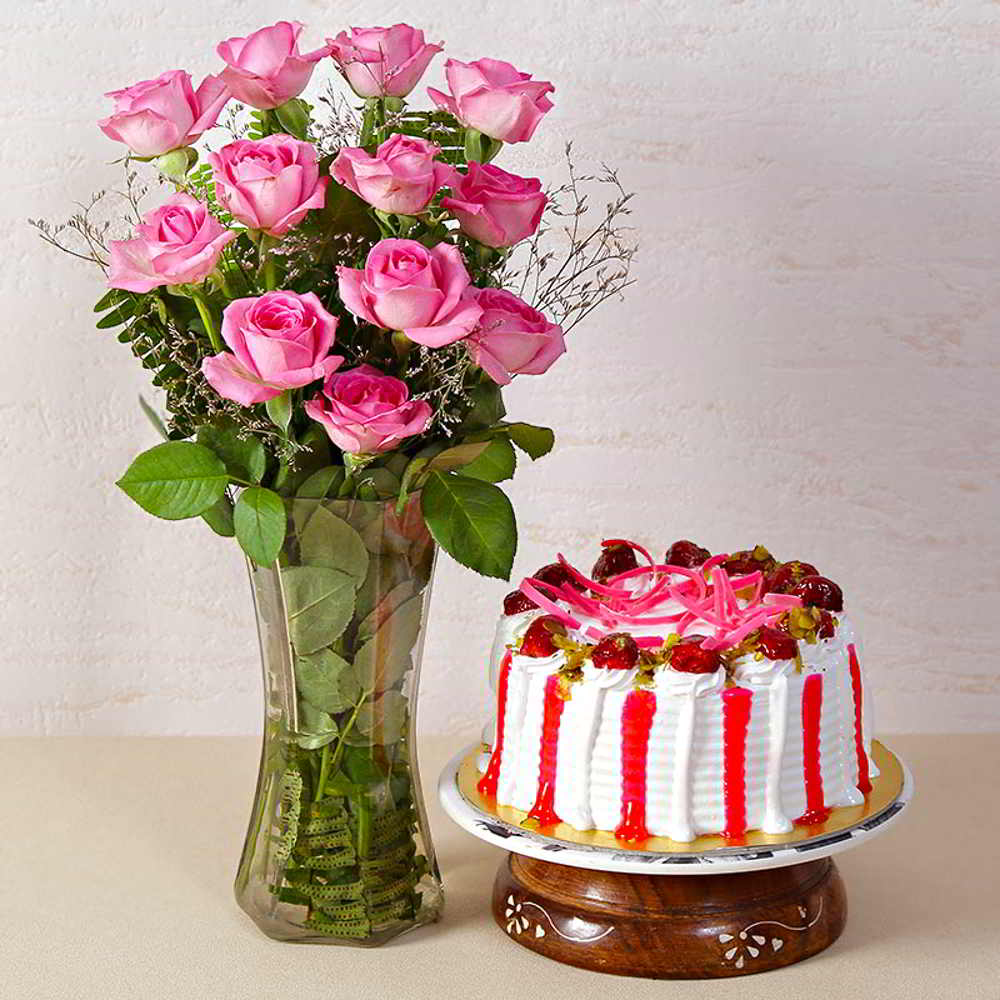 Mothers Day Special Pink Roses Vase with Strabery Cake