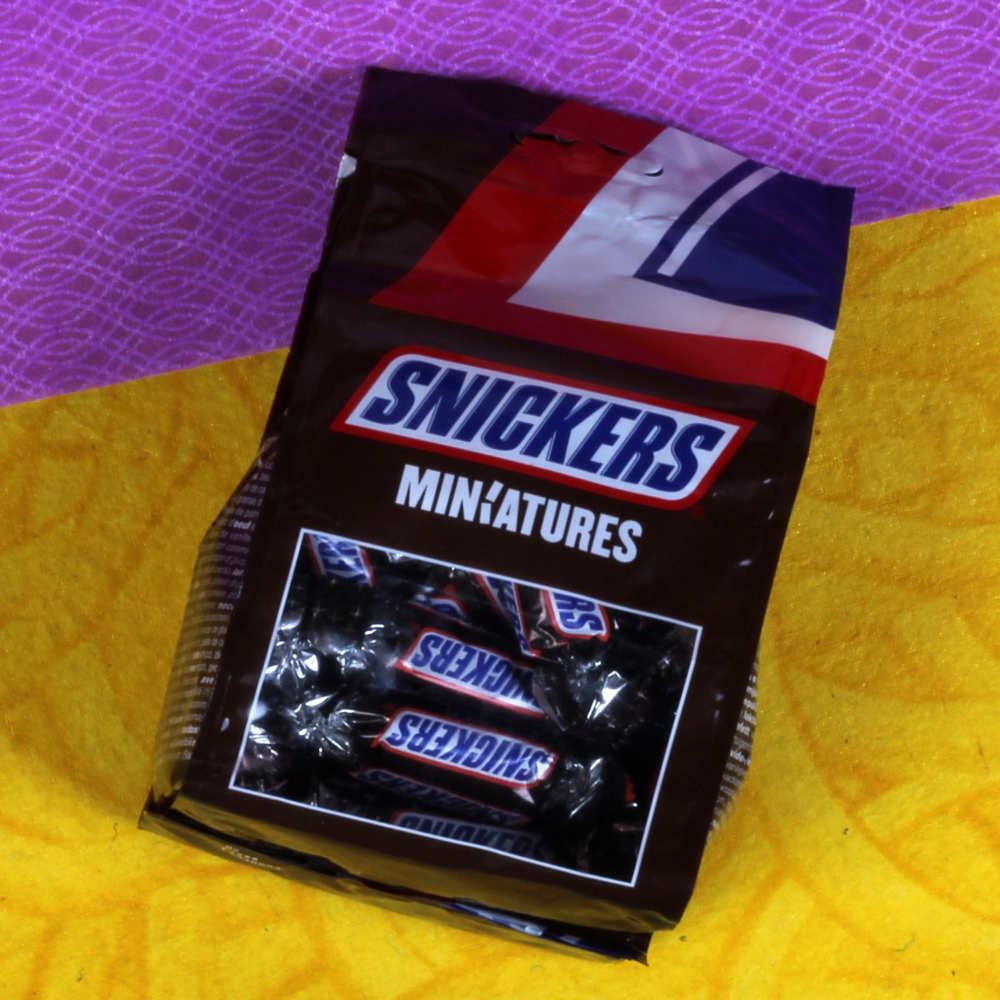 Snickers Miniature Chocolate Rakhi Gift Combo