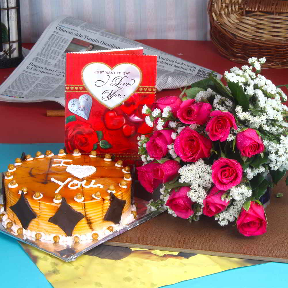 Fresh Butterscotch Cake with Pink Roses Bouquet and Love Card