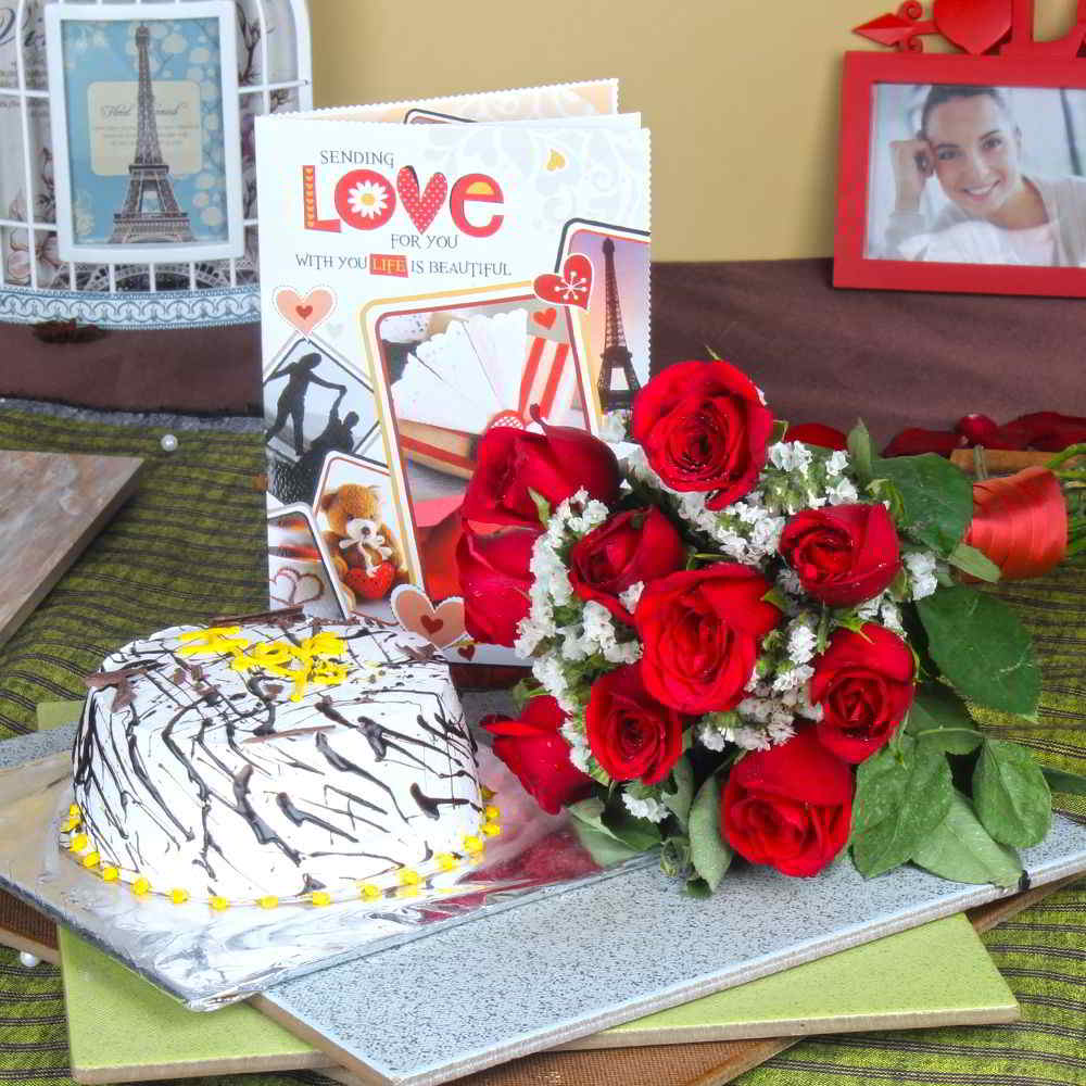Fresh Vanilla Cake and Roses Bunch with Love Card