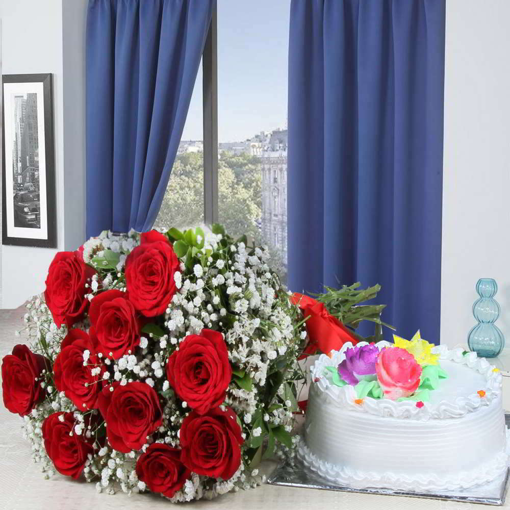 Gift of Romantic  Vanilla Cake and Red Roses