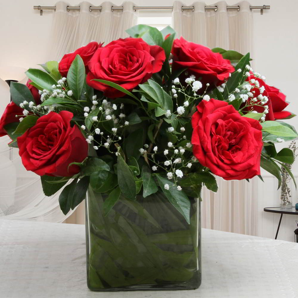 Romantic Ten Red Roses in Glass Vase