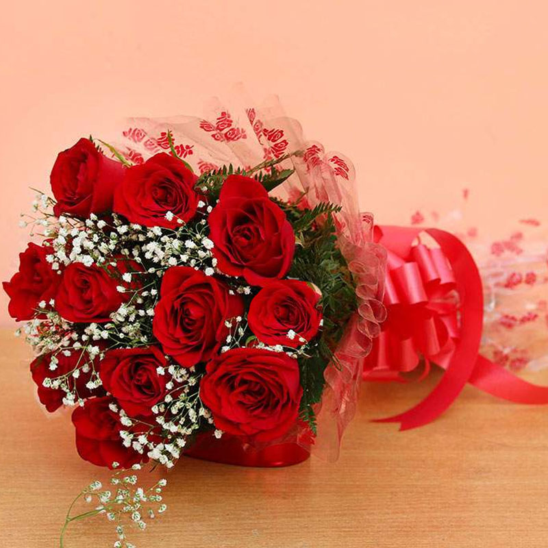 Perfect Valentine of Dozen Red Roses