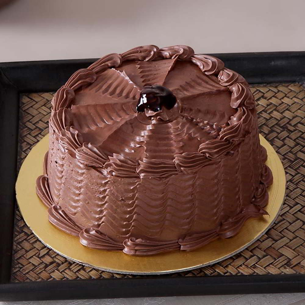 Eggless One Kg Fresh Cream Chocolate Cake for Mumbai