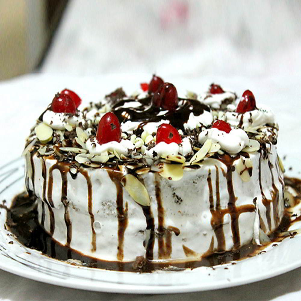 Almond Fresh Cream Cake for Mumbai