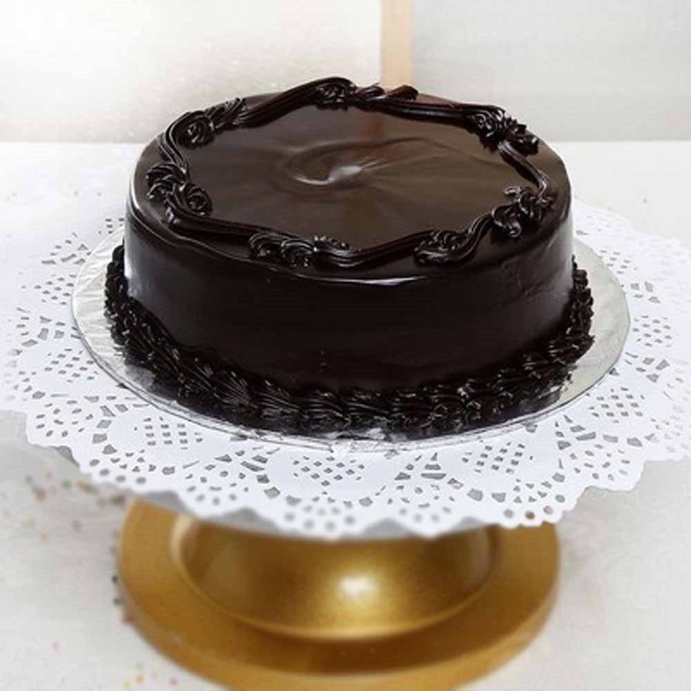 Half Kg Dark Chocolate Cake Treat for Mumbai
