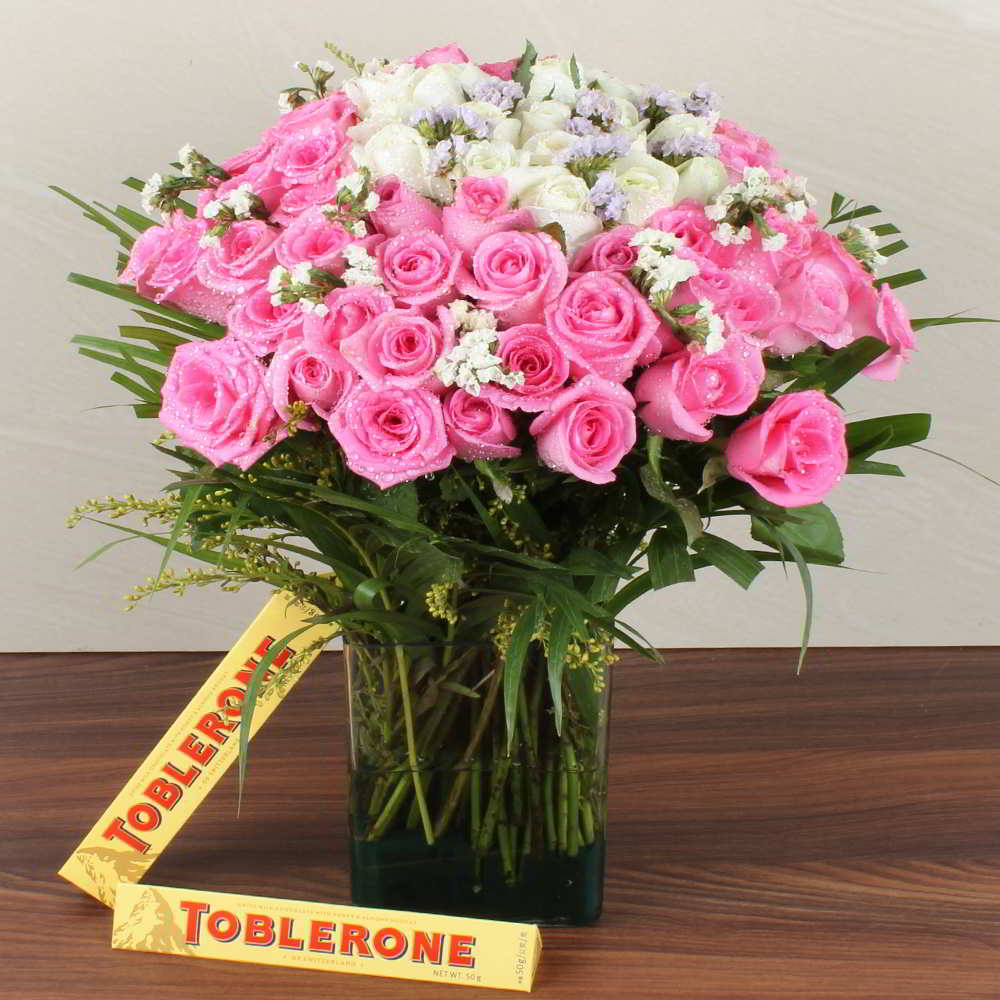 Mix Fresh Roses Glass Vase with Toblerone Chocolates for Mumbai