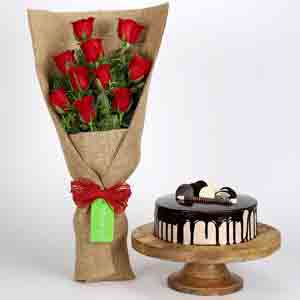 10 RED ROSES BOUQUET CHOCO CREAM CAKE