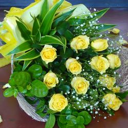 Good Luck Flowers - 10 Yellow Roses Bouquet