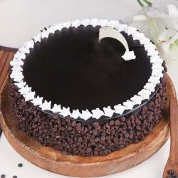 One Kg Cakes - Chocolate Chips Fresh Cream Cake