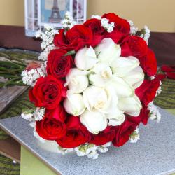 Send Exotic Fresh Red and White Roses Bouquet To Bangalore